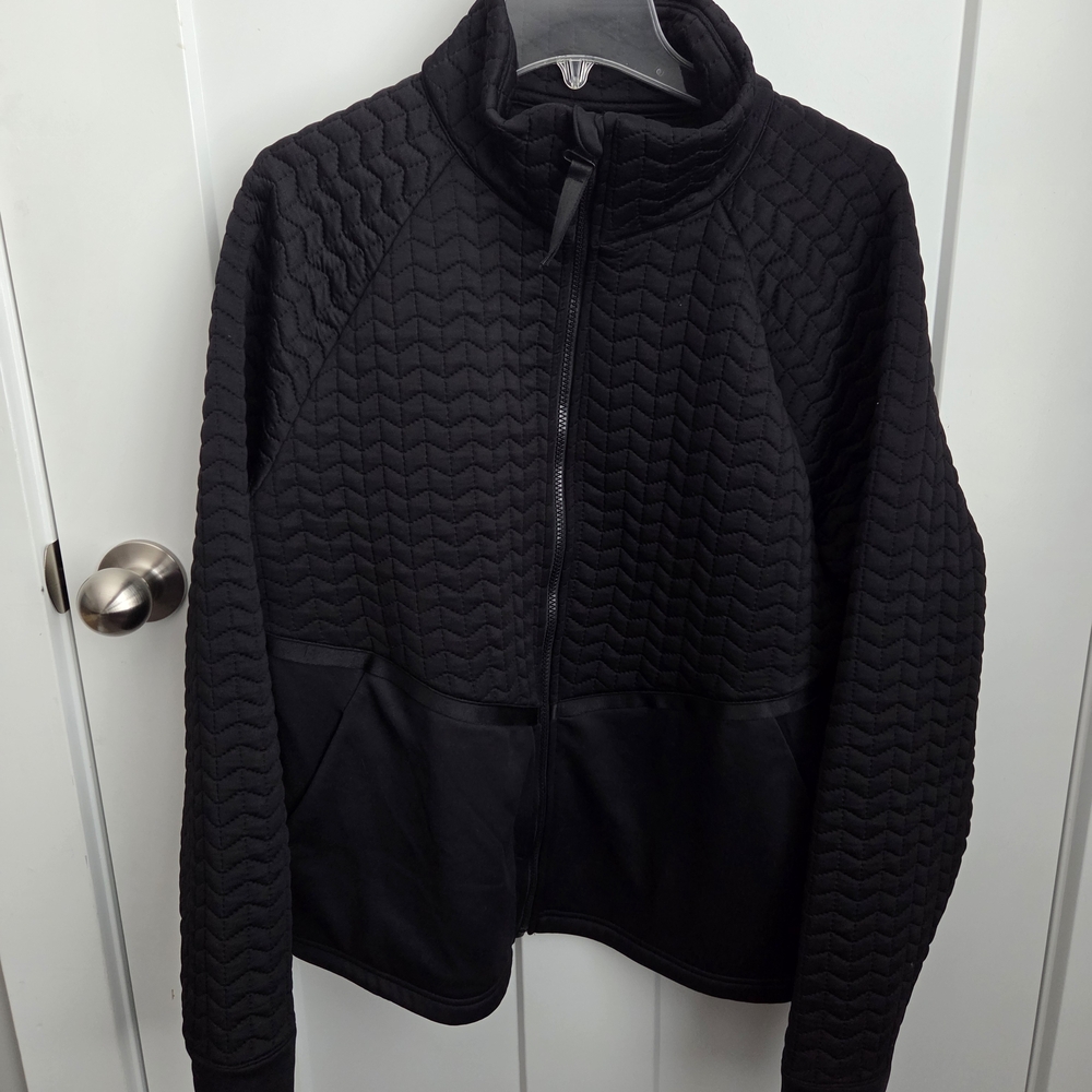 Avia Black Quilted Outerwear